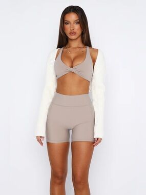 🤍🍨White Fox Cream Pilates Shrug Size S/M- never worn!🍨🤍